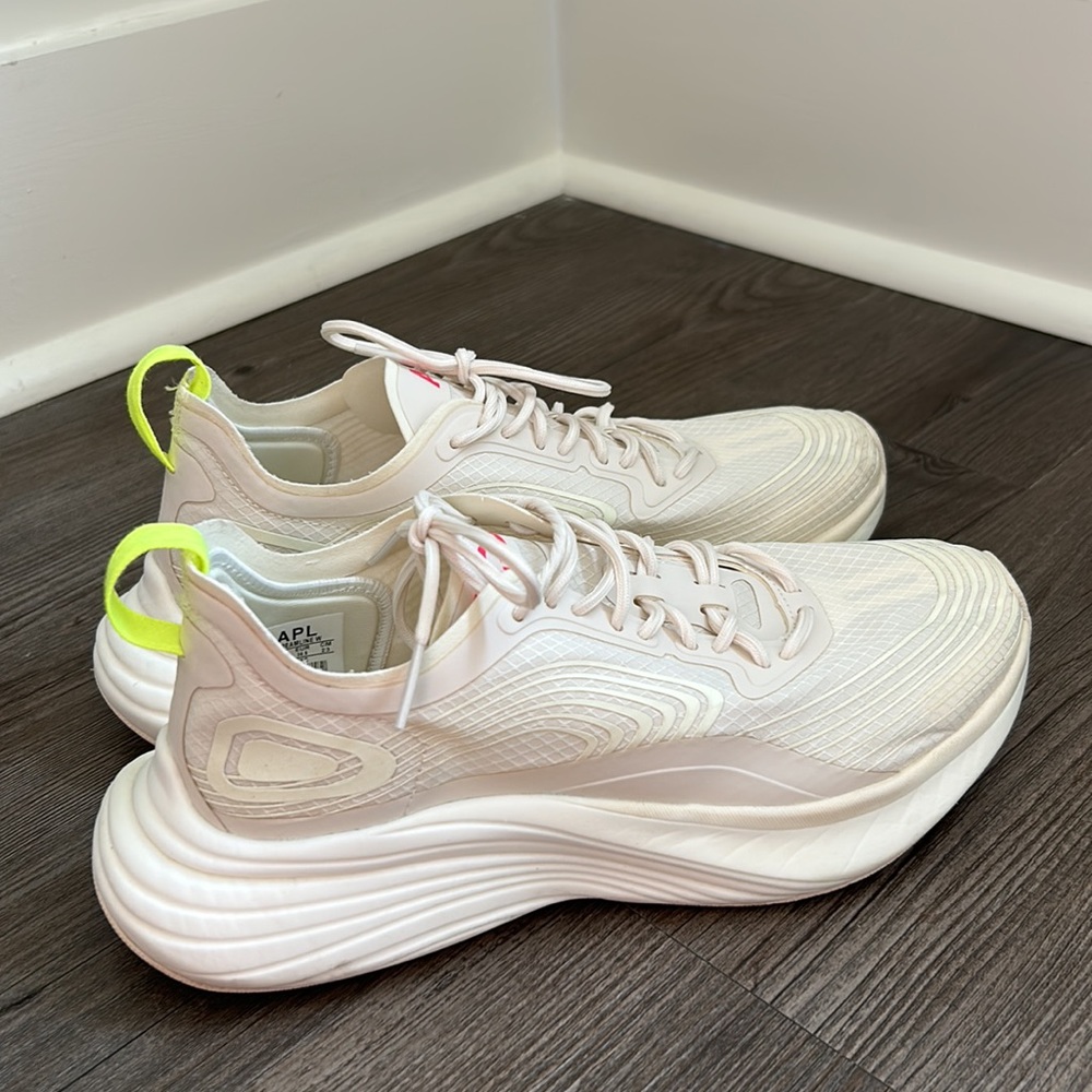 APL Women’s Streamlines